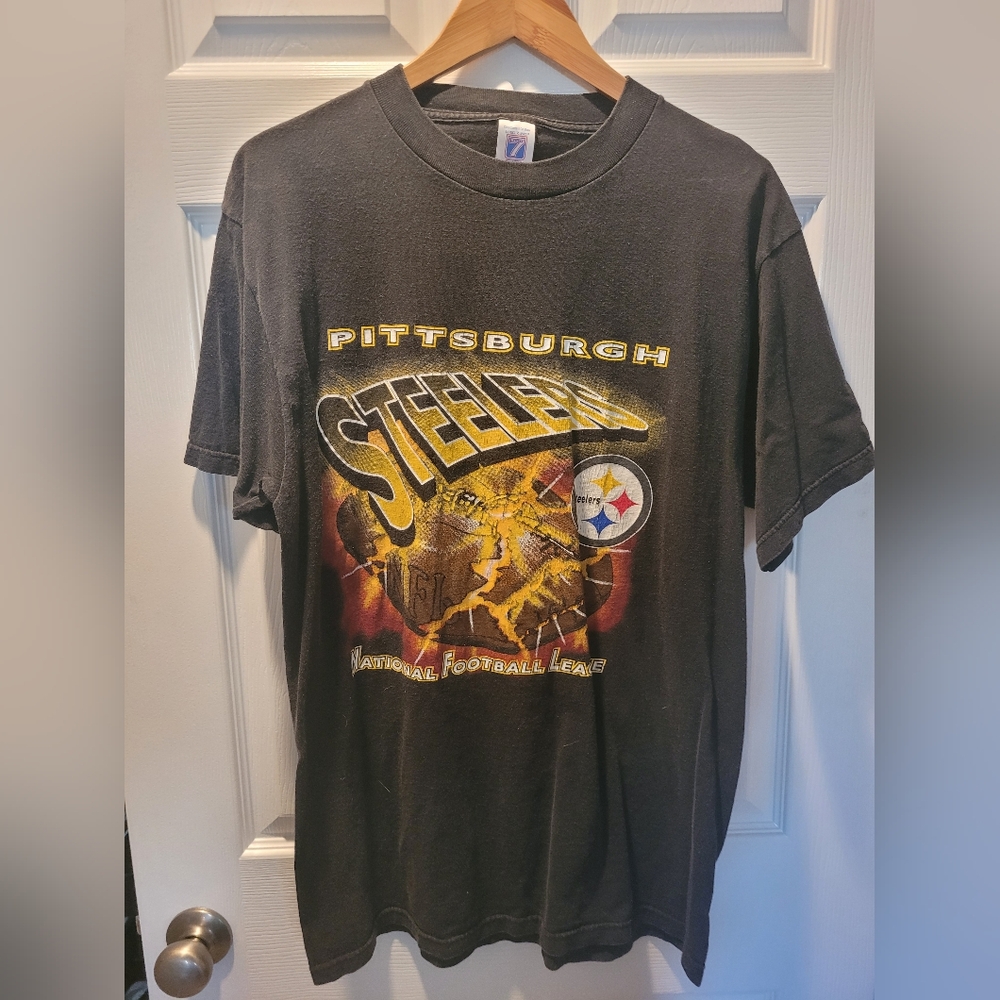 Pittsburgh Steelers LOGO 7 Graphic Tee - Black